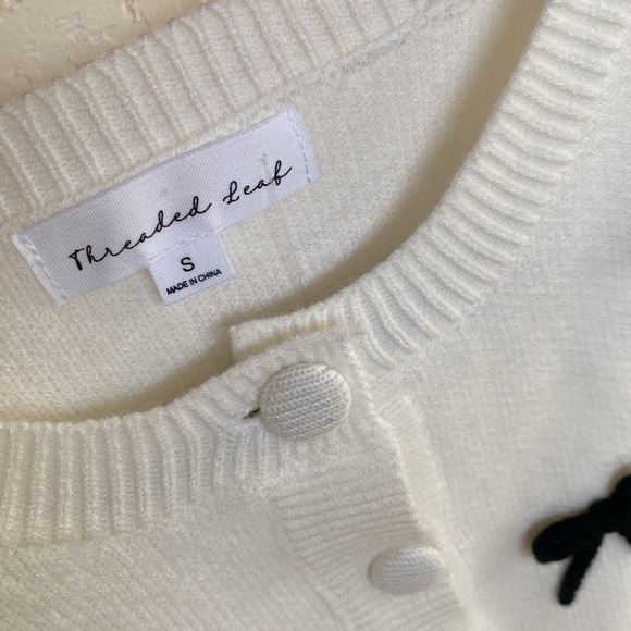 Threaded Leaf Coquette Knit Top 🎀 - Picture 2 of 4